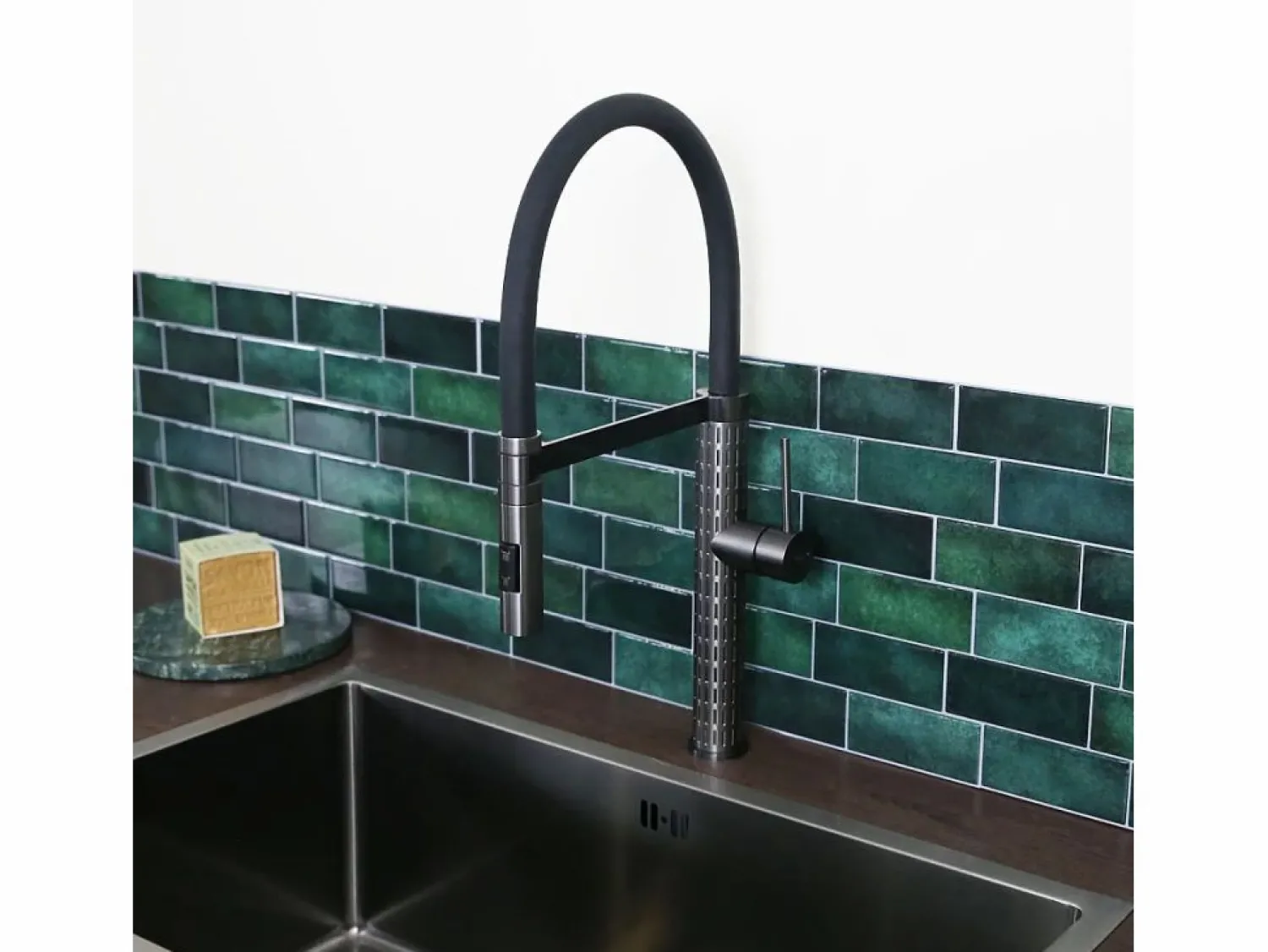 Essebagno Architek mezclador de fregadero con alcachofa de ducha móvil gun metal