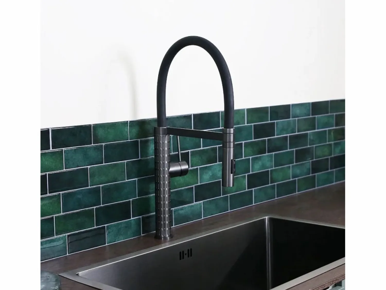 Essebagno Architek mezclador de fregadero con alcachofa de ducha móvil gun metal