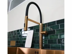 Essebagno Architek Mezclador de fregadero con rociador móvil en cobre cepillado