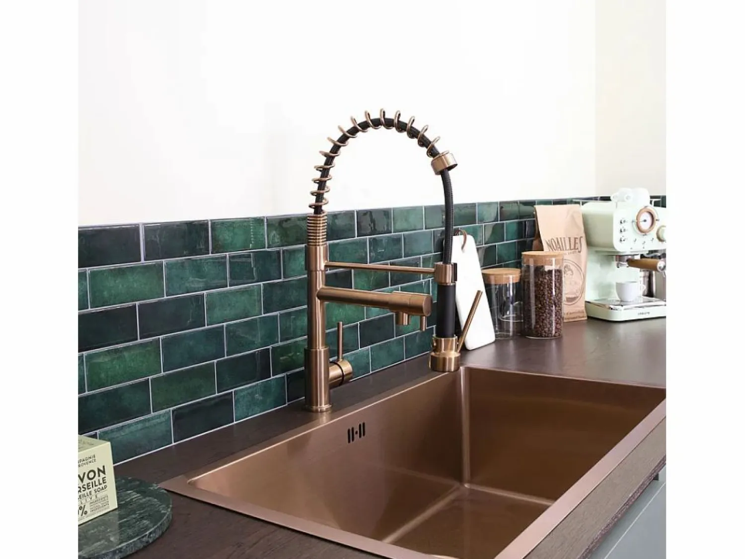 Sale Big Pro Mezclador de fregadero con rociador móvil cobre cepillado Grifo De Cocina