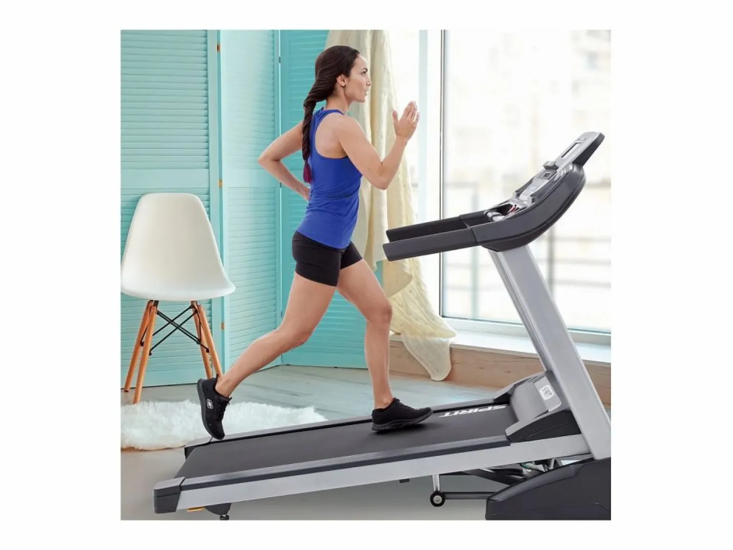 Outlet Cinta de correr motorizada XT185 16KM/H - Spirit Fitness Negro