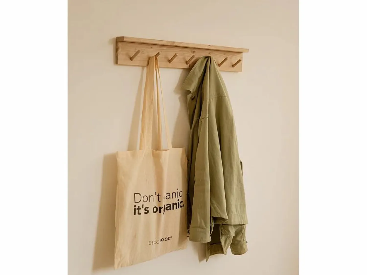 Online Colgador de pared de madera maciza en tono roble medio de 61x9,5cm - KATE - Perchero