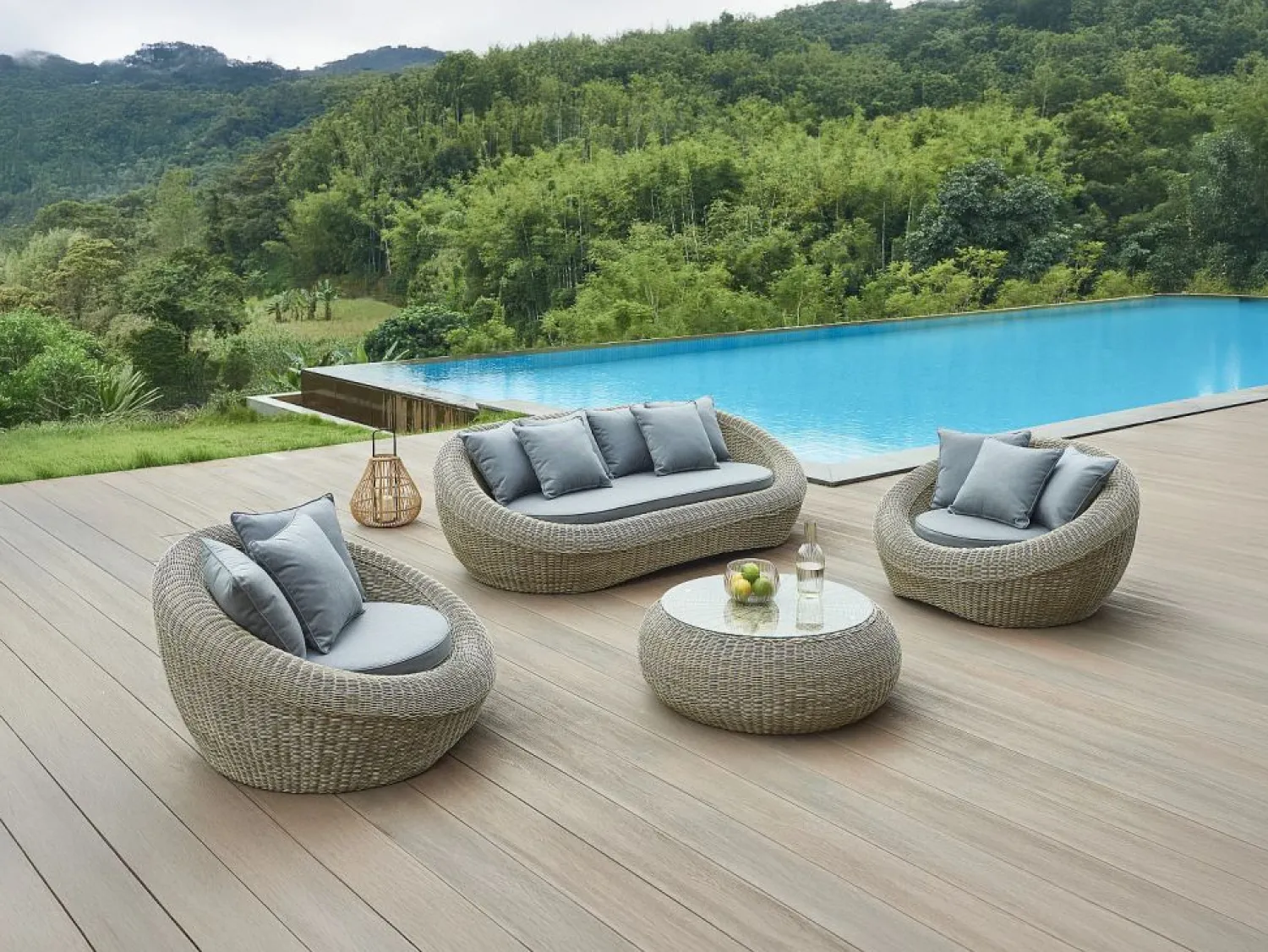 Discount Conjunto de 2 sillones de jardín de resina trenzada natural oscuro - WHITEHEAVEN de Salones De Jardín