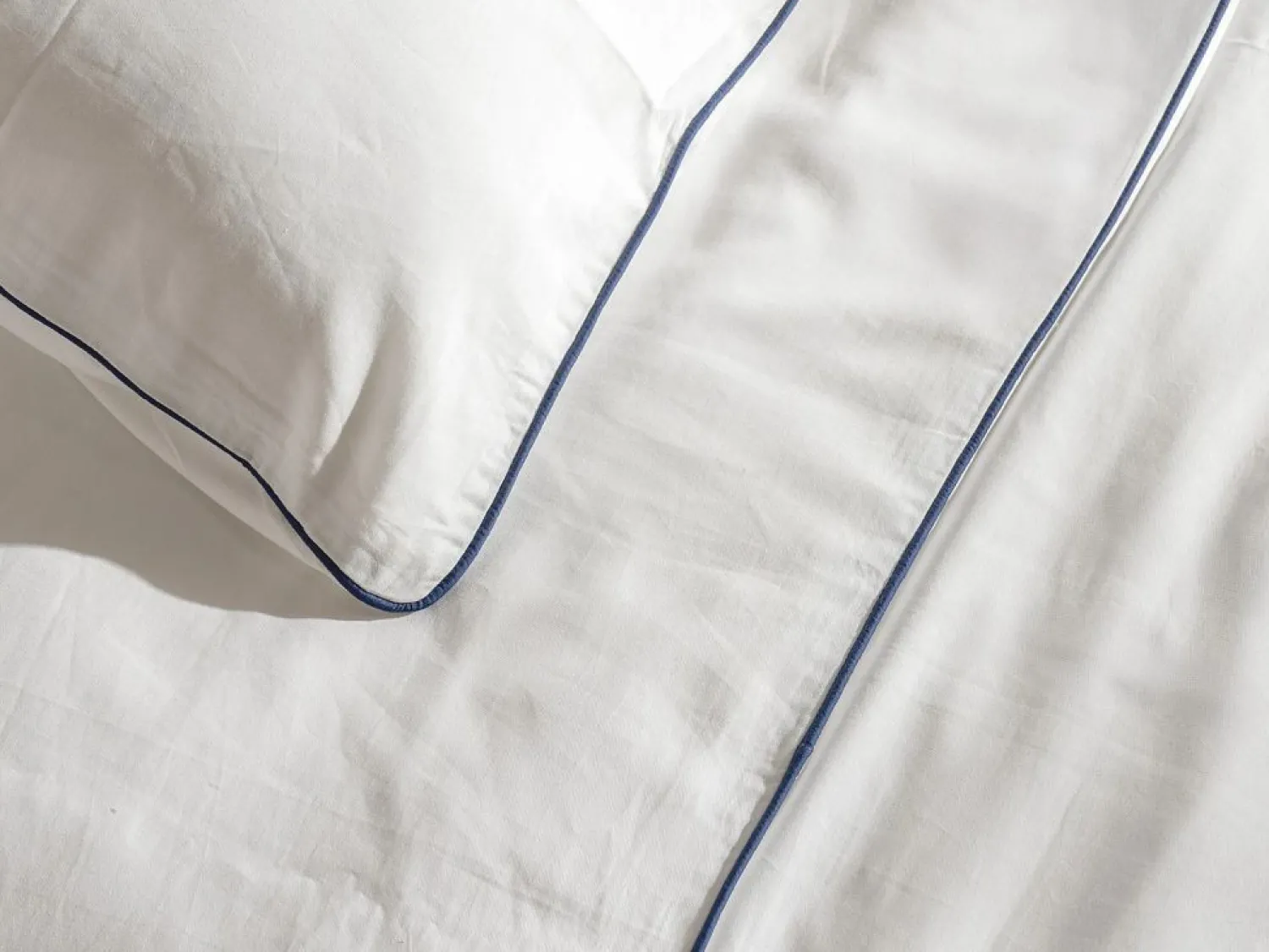 Best Conjunto de cama en percal 80 hilos/ cm² - Funda 240 x 260 cm + 2 fundas de almohada - Blanco y azul- AGAMI Ropa De Cama|Juego De Sábanas
