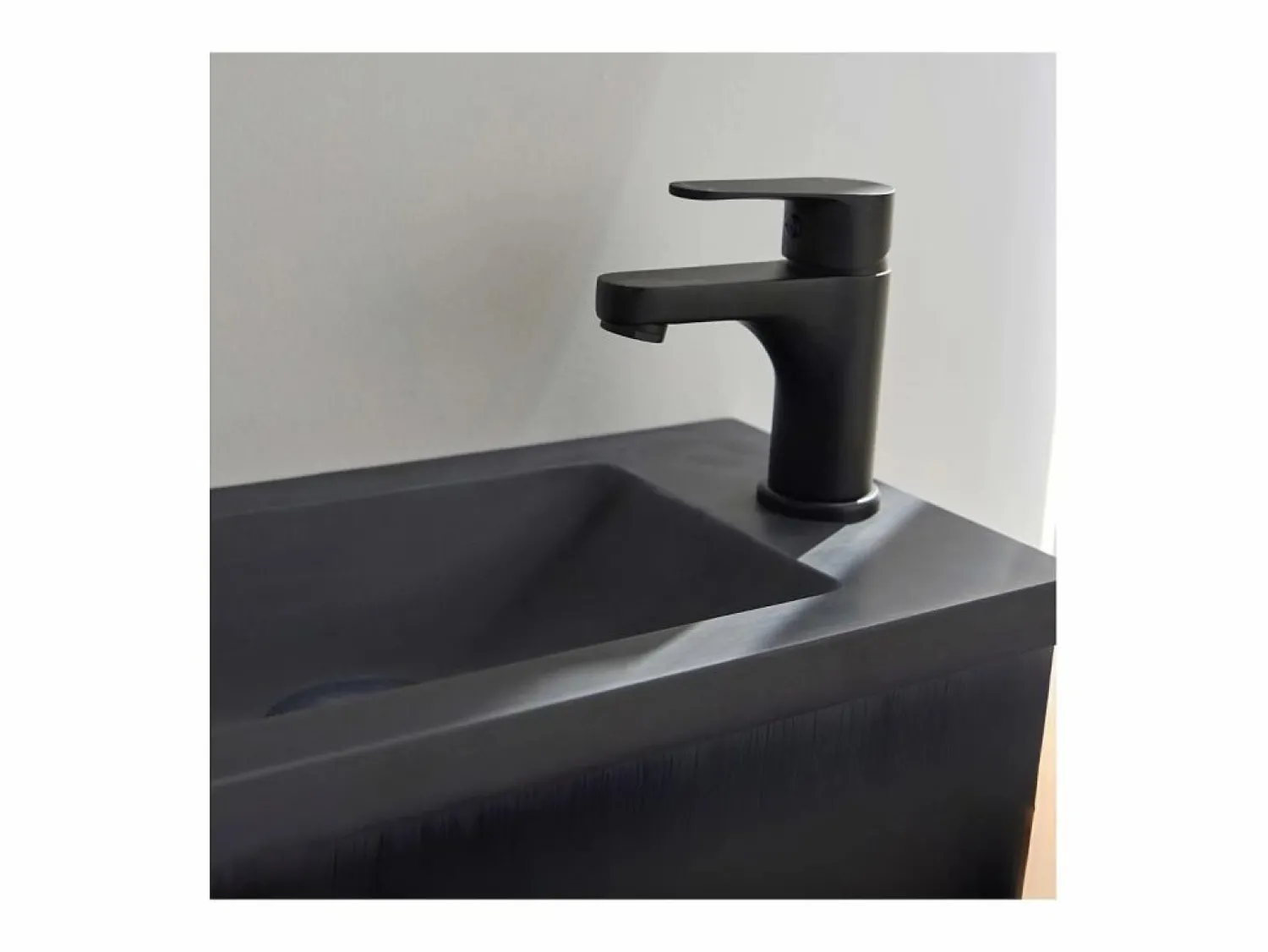 Outlet Conjunto de lavabo NOVA de metal y madera con grifería negra y estante de espejo Mueble De Aseo