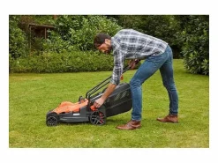 Black+Decker Cortacésped BLACK + DECKER 38cm 1600W - Mango tipo bicicleta BEMW471BH