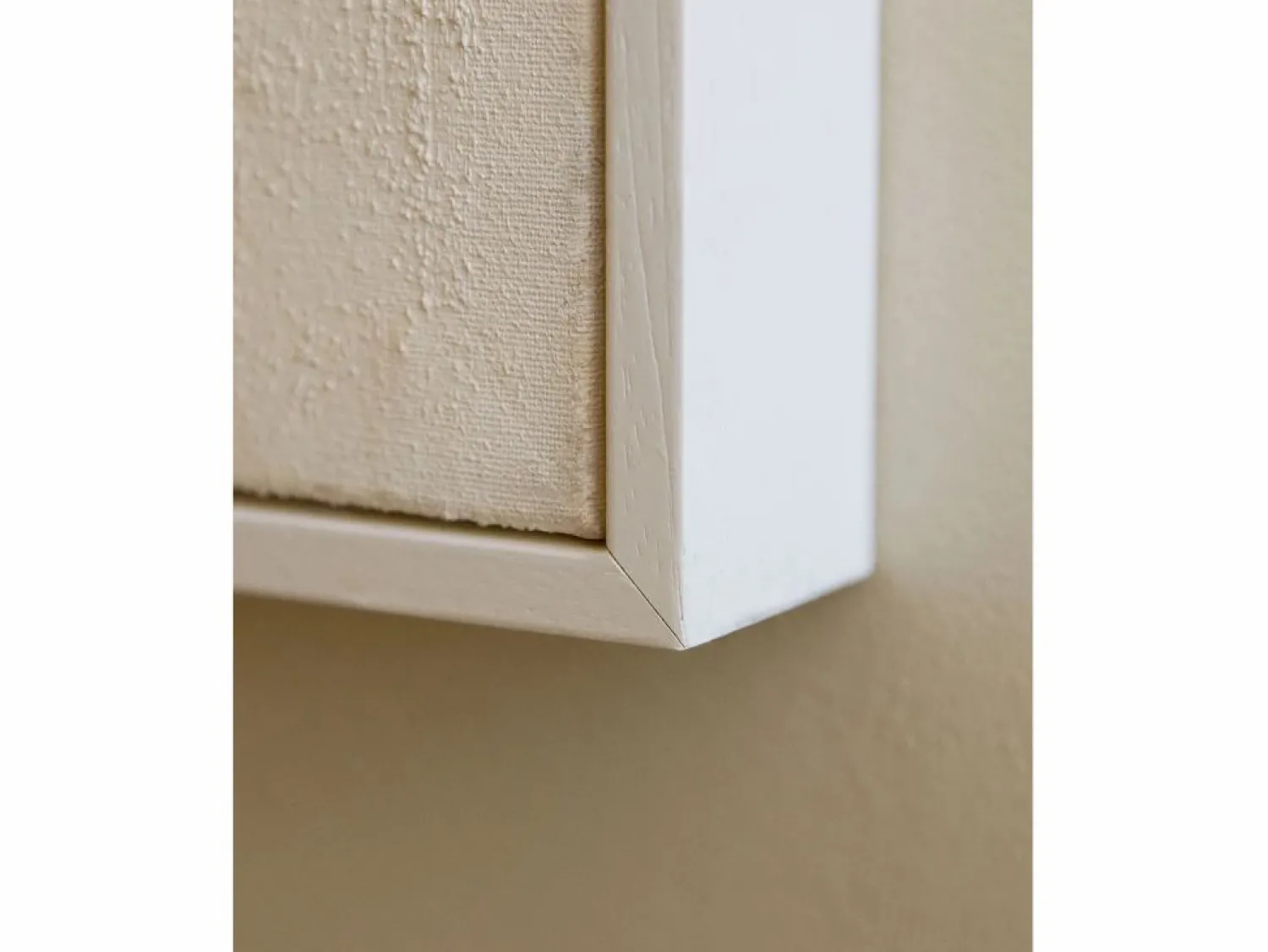 Sale Cuadro decorativo sobre lienzo de lino con marco de madera blanco pintado artesanalmente con pintura al oleo de 60x80cm - NIKI - Cuadro