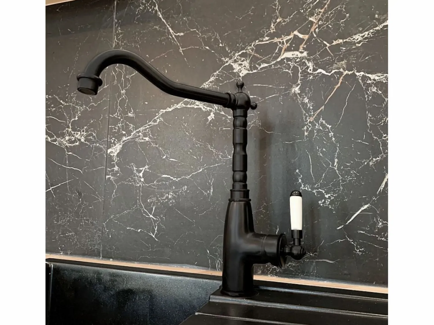Hot Essebagno Leeds mezclador para fregadero retro Negro