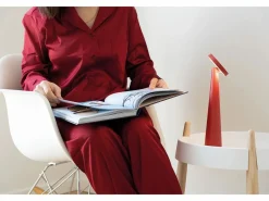 Outlet Lámpara de mesa recargable Zafferano Angelina: inalámbrica, cabezal ajustable, control táctil, diseño interior moderno, color claro. Lámpara De Mesa