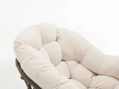 Mecedora de ratán - Estructura de acero con cojín suave - Para uso en interiores y exteriores Crema