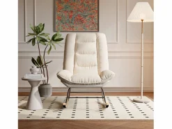 Mecedora ergonómica con cojín beige y estructura gris, diseño moderno en tela/piel sintética. Blanco