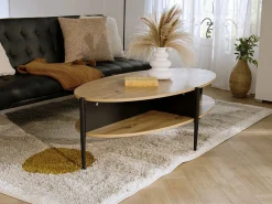 Vente-unique Mesa de centro con 4 estantes de MDF y metal - Natural claro y Negro - EVARO