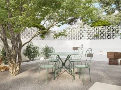Clearance MYLIA Mesa redonda de jardín D.120 cm de metal tipo hierro forjado - - GUERMANTES de Verde almendra