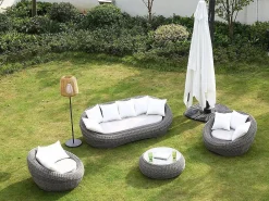 Discount MYLIA Muebles de salón para jardín de resina trenzada : sofá, 2 sillones y mesa de centro - WHITEHEAVEN Gris