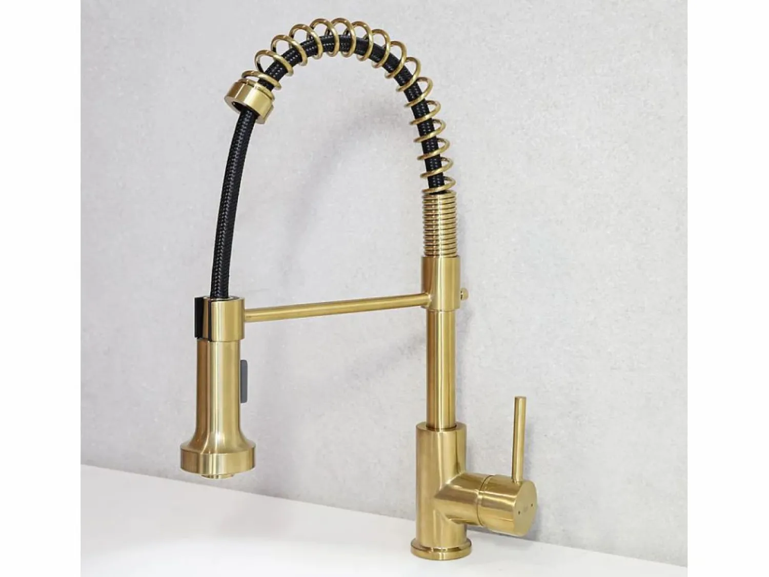 Outlet Essebagno Plimo Mezclador de fregadero con rociador móvil Dorado