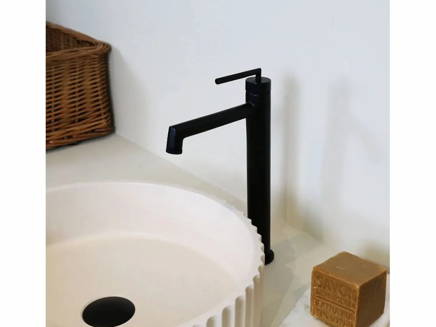 Essebagno Portofino mezclador alto de lavabo mate