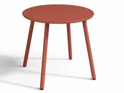 New MYLIA Salón de jardín de metal : 2 sillones bajos apilables y una mesa auxiliar Terracota