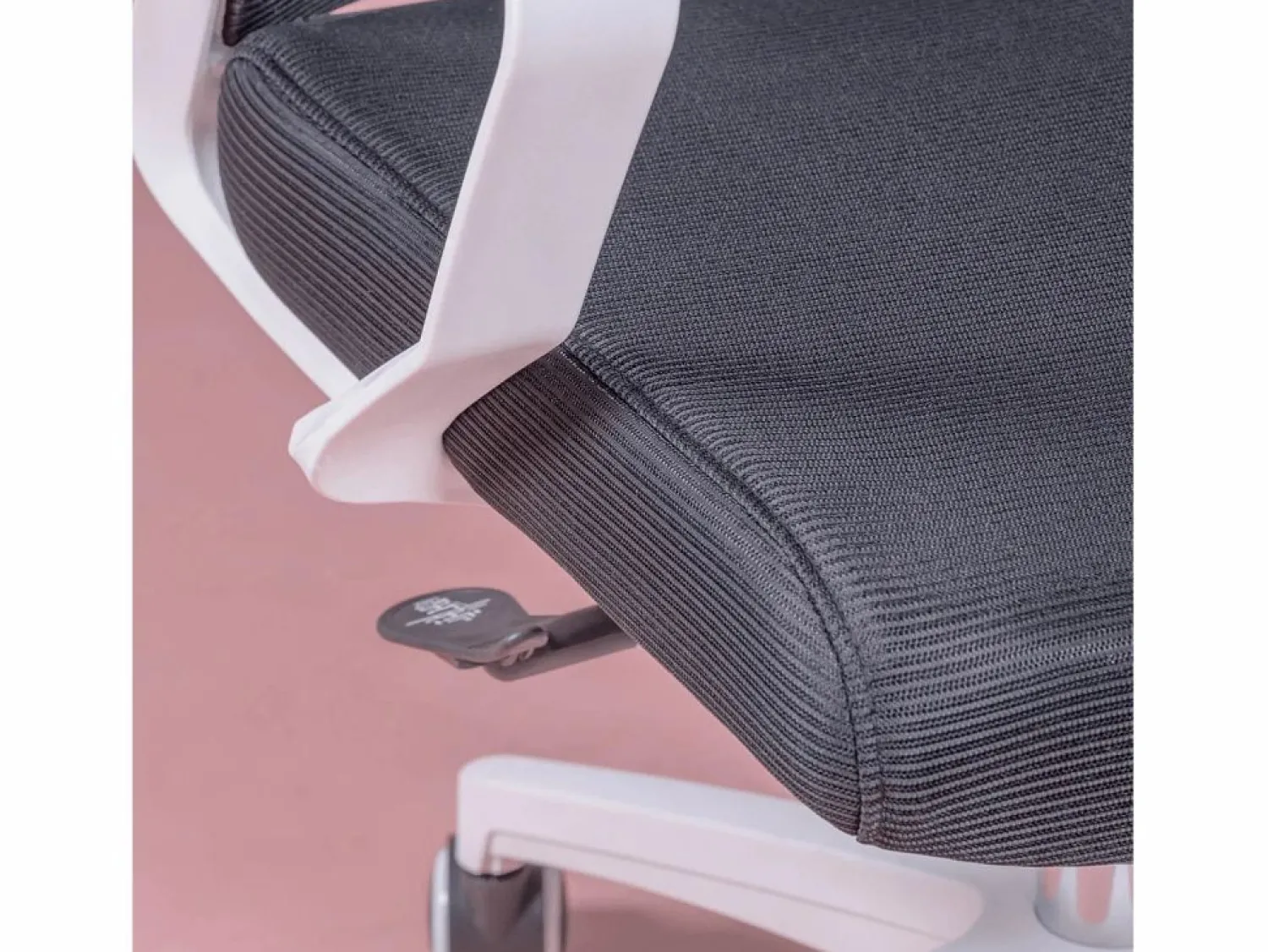 New Nest Dream Silla de escritorio ergonómica en malla transpirable y reposacabezas ajustable - Mesh - Negro