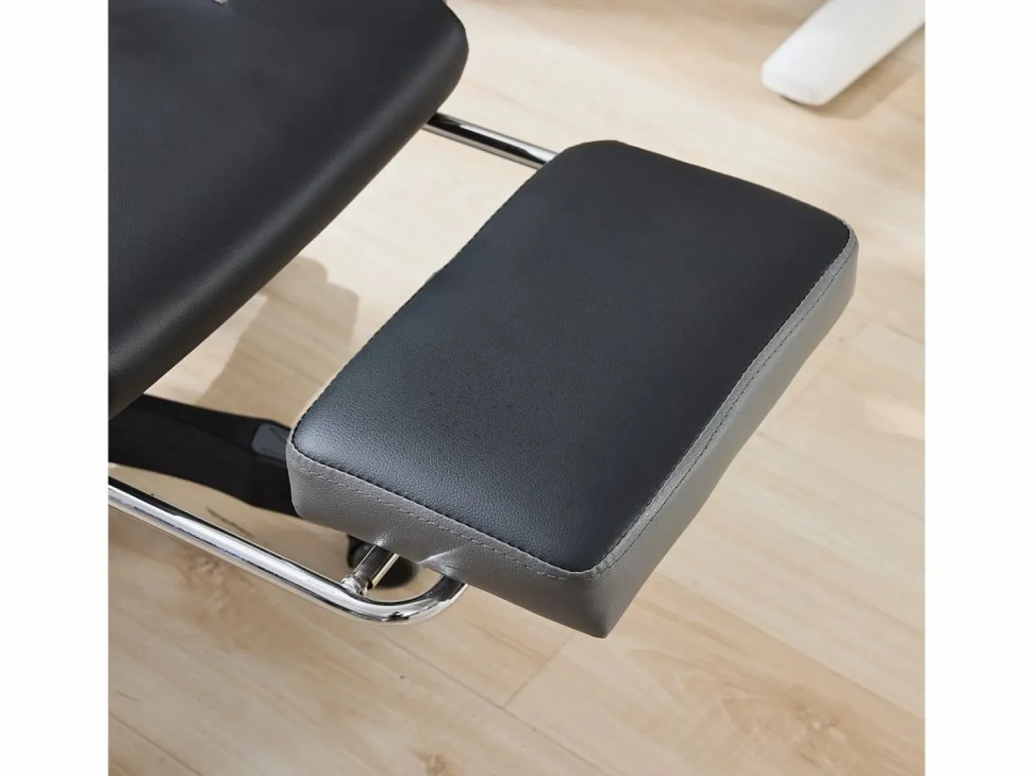 Hauss Spole Silla de oficina giratoria con función de masaje en piel sintética - Altura regulable - Negro y