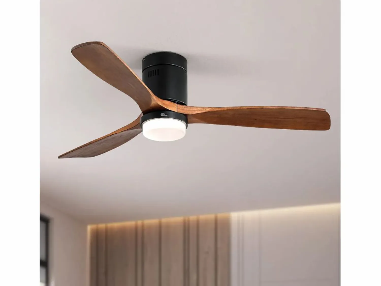 Ventilador de techo interior con luz, 3 palas de madera maciza, motor silencioso y reversible, mando a distancia, (132x132x30 cm)